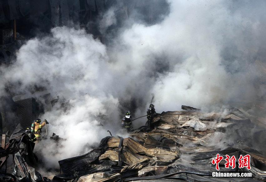 韩国一丁烷气体制造工厂发生火灾 现场浓烟滚滚
